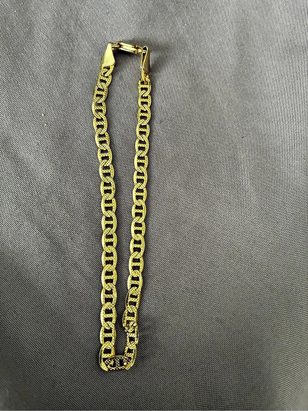 Gold-Tone Chain Link Necklace Like New